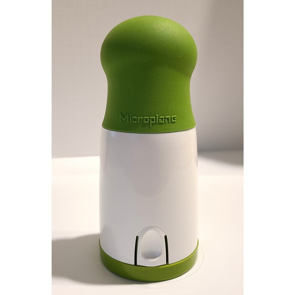 Microplane Herb Mill Chopper Grinder Mincer Classic All Plastic Model Like New